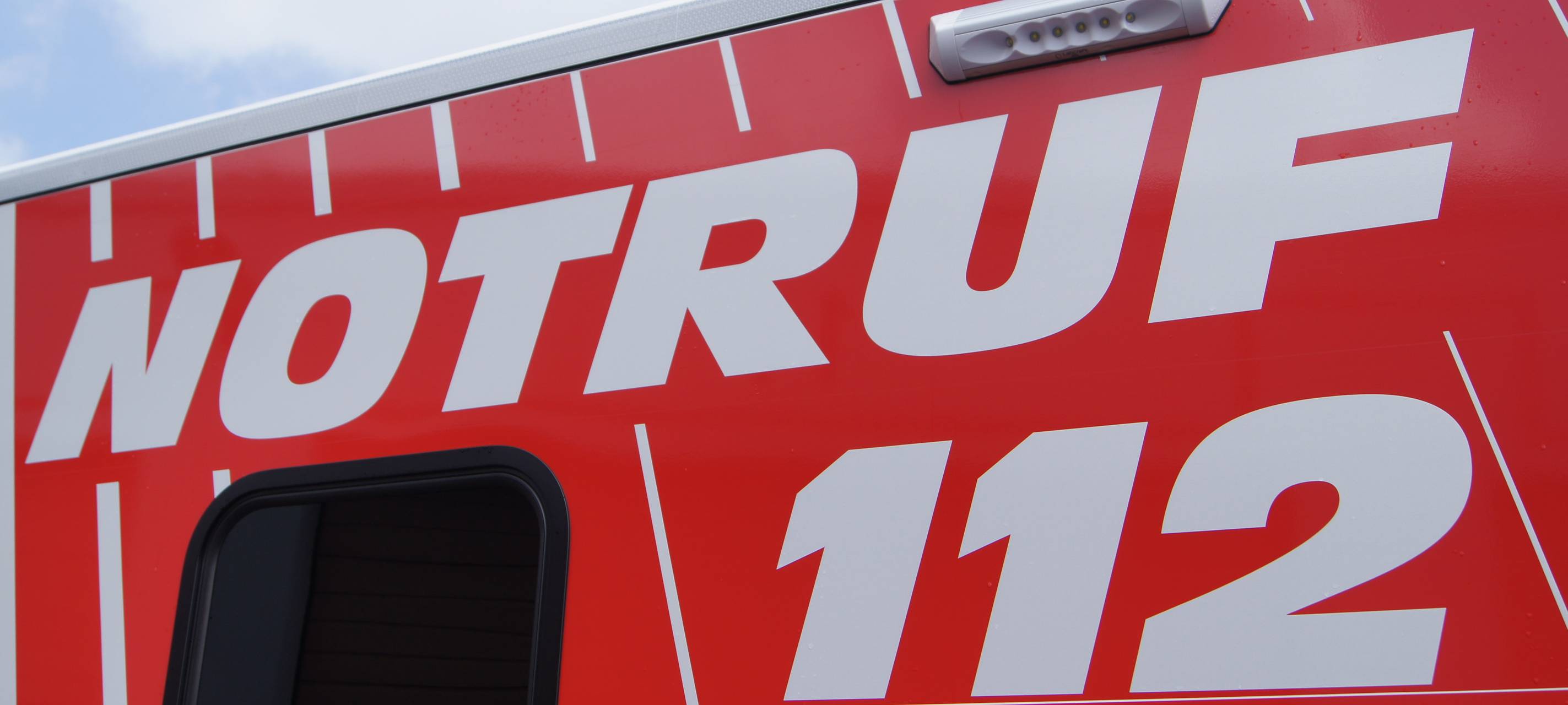 Flucht nach schwerem Unfall auf A1