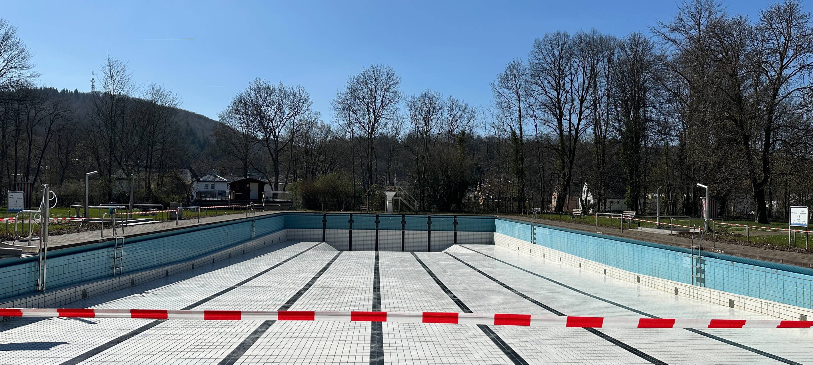 Rosenbad fit für die Freibad-Saison