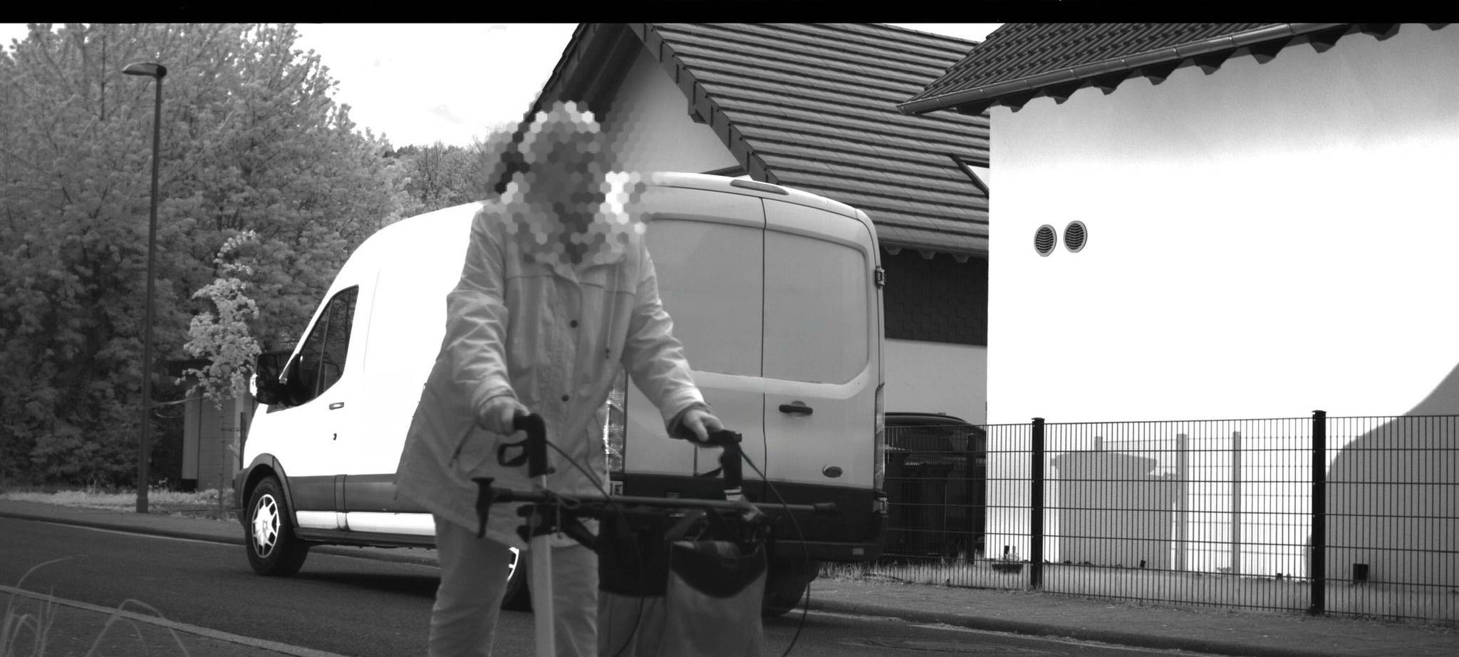 Ältere Dame mit Rollator in Kall geblitzt