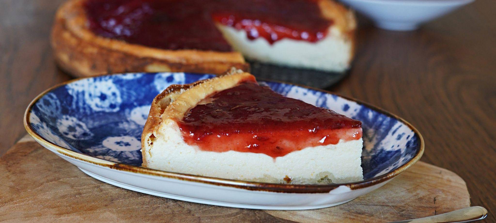 Käsekuchen mit Pflaumenspiegel